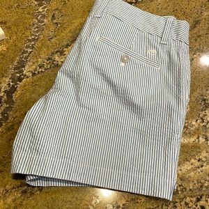Seer sucker stretch southern tide chino short size 2. Never worn.NWOT
